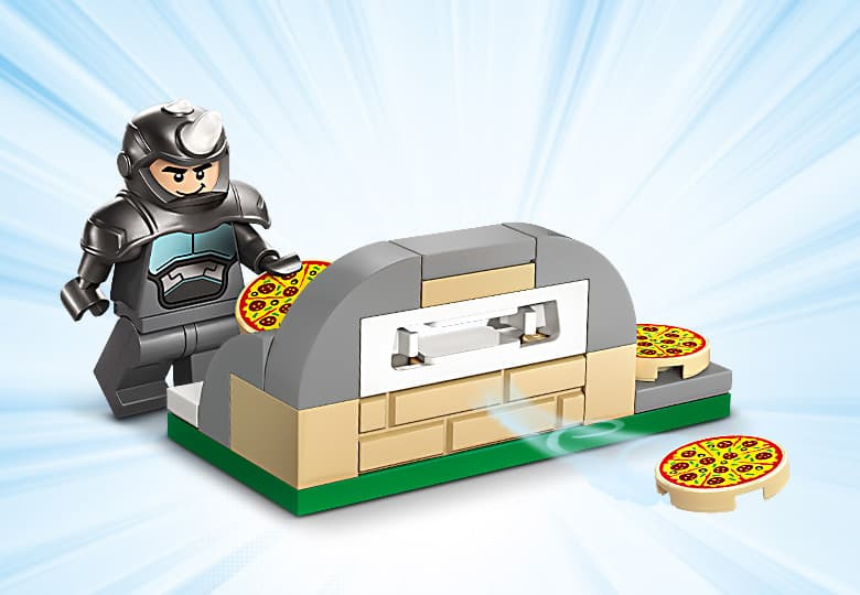 Spidey pe motocicletă vs. Rhino